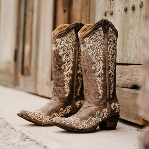 Vintage Women's Corral Cowboy Boots 👢 Size 9